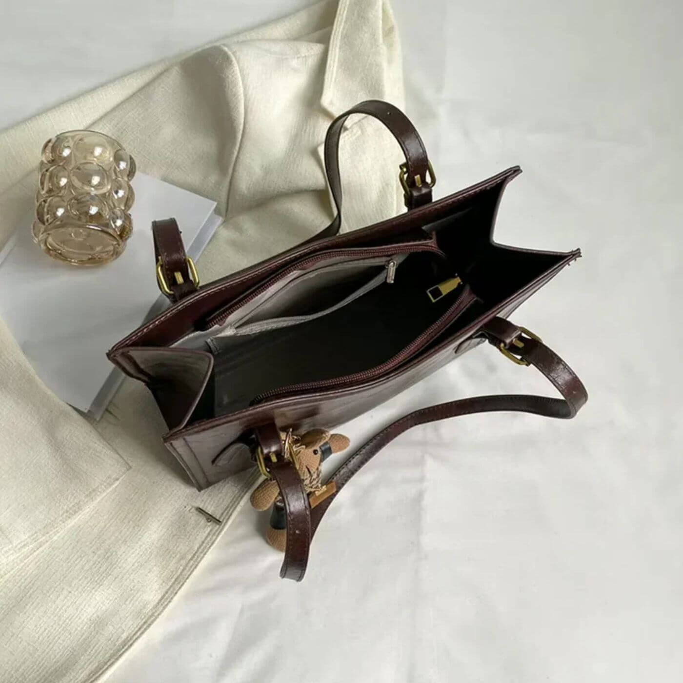 Alix™ – Sac Bandoulière Vintage avec Charm Lapin