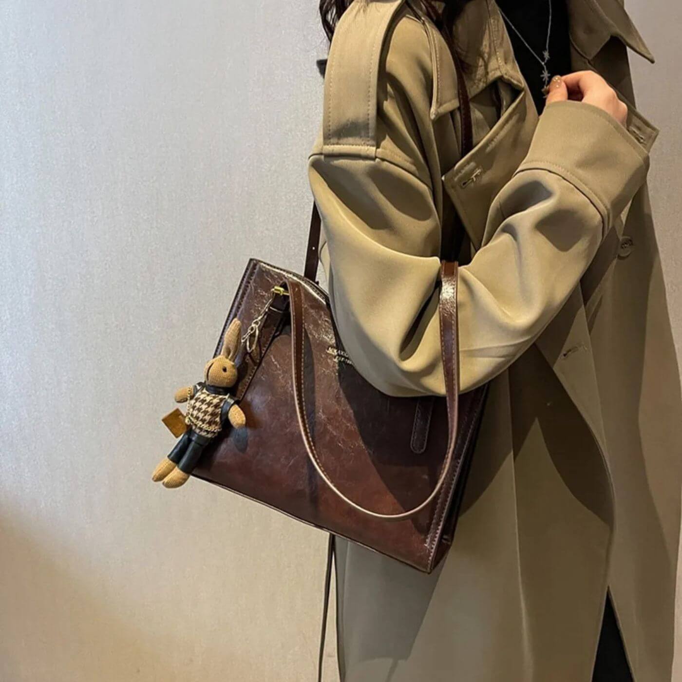 Alix™ – Sac Bandoulière Vintage avec Charm Lapin