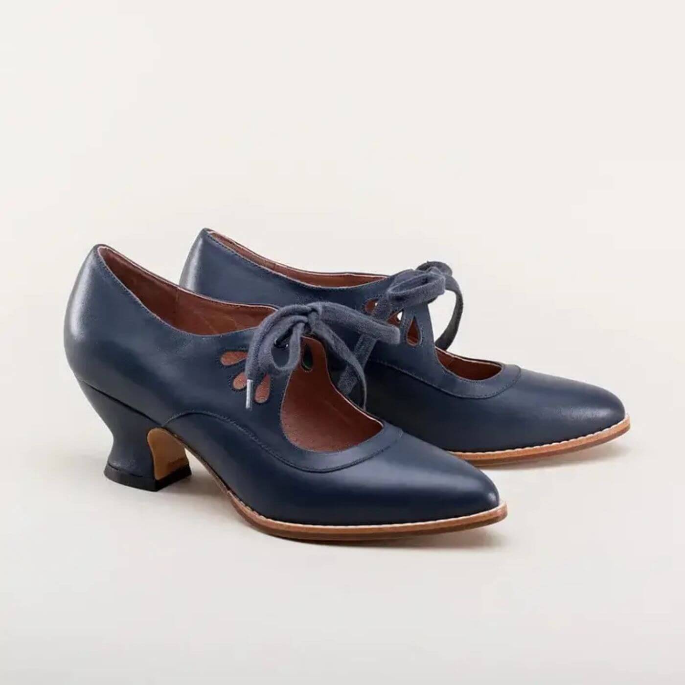 Manon™ – Chaussures Orthopédiques Vintage à Talon Bas