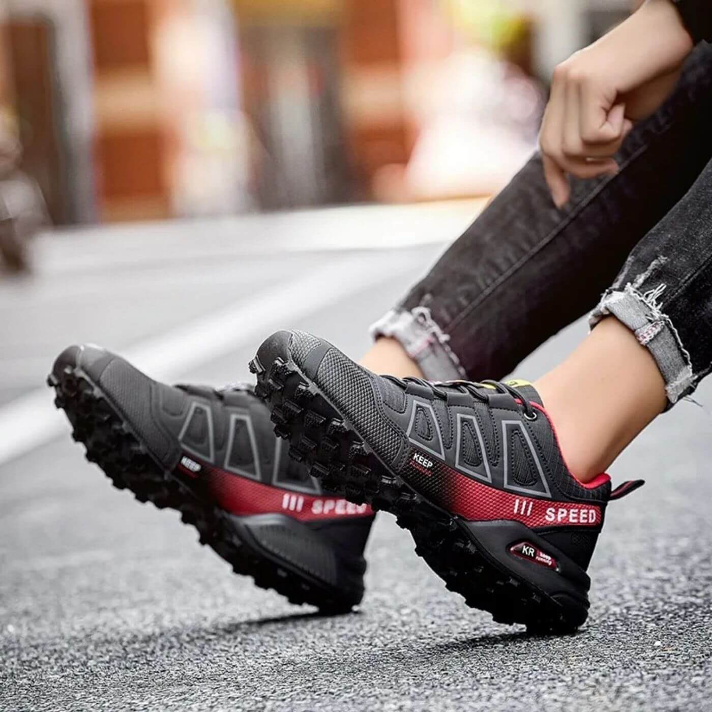 ComfortTrek™ – Chaussures de Randonnée Ergonomiques contre la Douleur