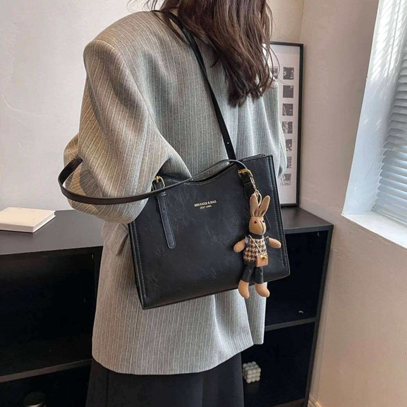 Alix™ – Sac Bandoulière Vintage avec Charm Lapin