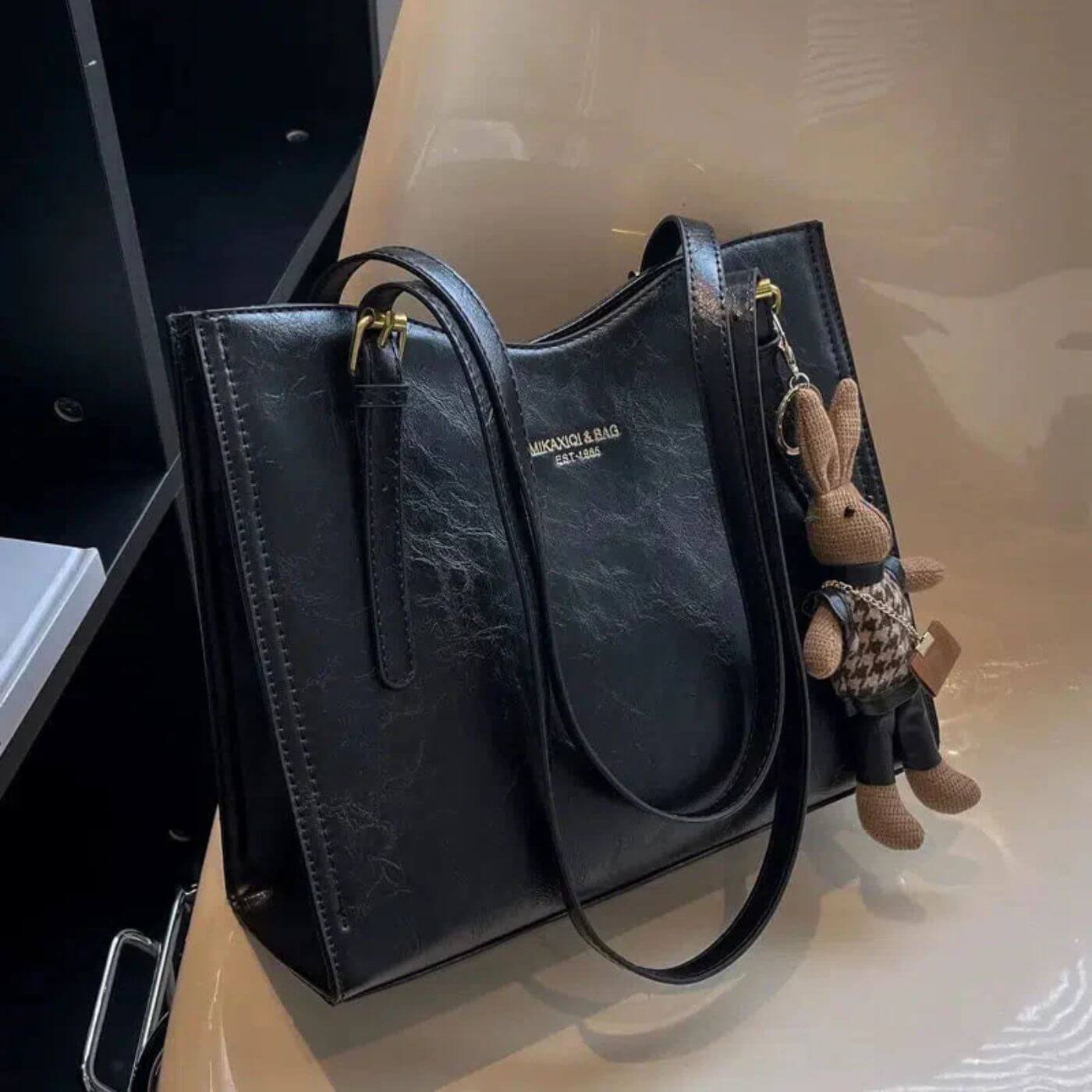 Alix™ – Sac Bandoulière Vintage avec Charm Lapin