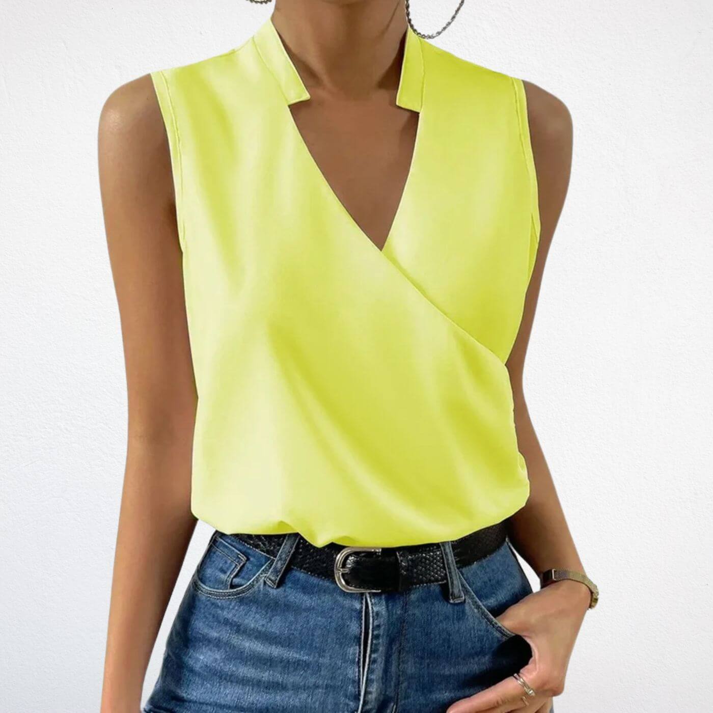 Camille – Blouse sans manches à col en V