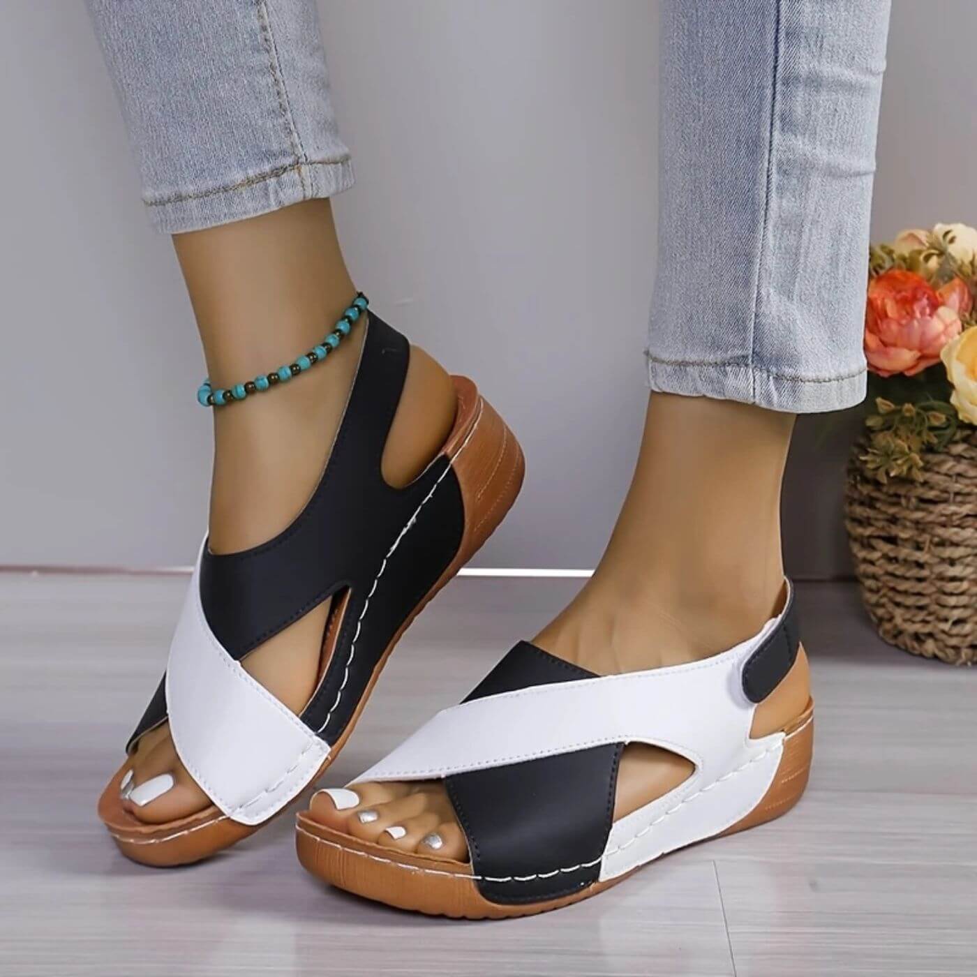 Lila™ – Sandales Orthopédiques à Talon Compensé Confort
